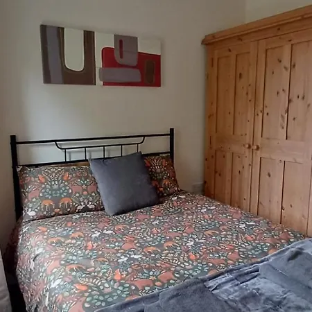 Appartement Stylish 3 Bed Flat With Private Balcony