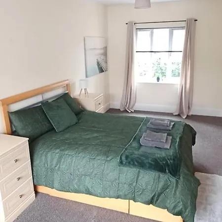 Appartement Stylish 3 Bed Flat With Private Balcony