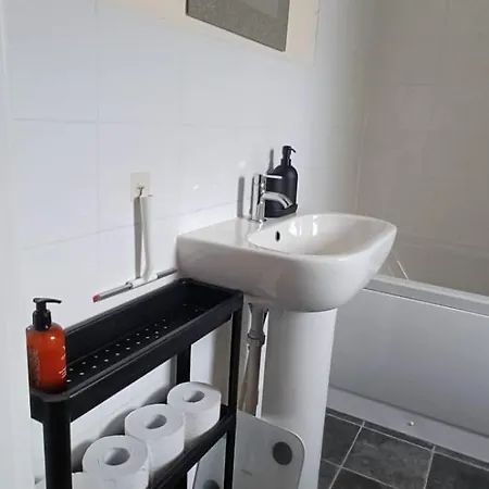 Appartement Stylish 3 Bed Flat With Private Balcony
